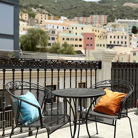 Master Penthouse Double Room Ensuite With Private Terrace - Grand Central House Гибралтар Экстерьер фото